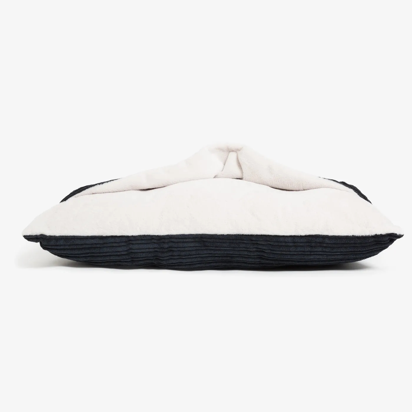 Sleepy Burrows Bed With Removable Cover In Navy Essentials Plush by Lords & Labradors