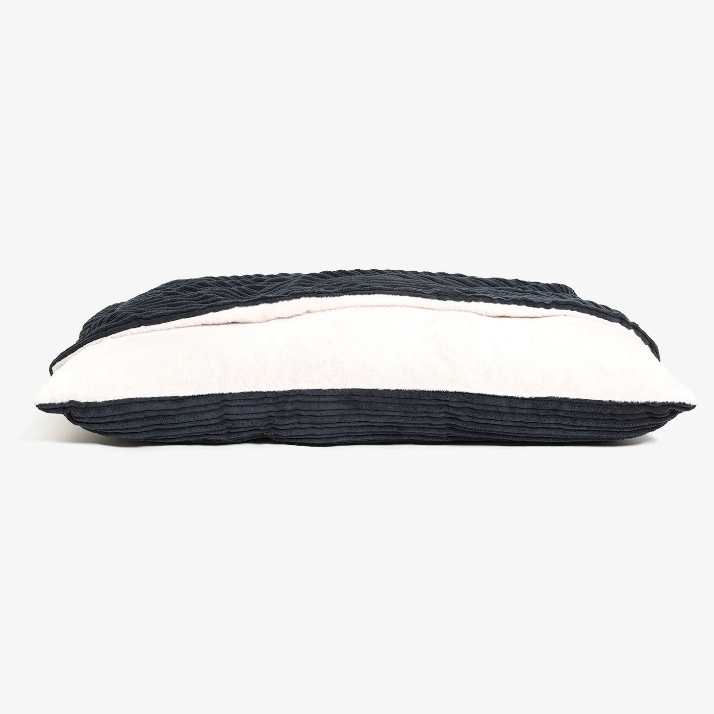 Sleepy Burrows Bed With Removable Cover In Navy Essentials Plush by Lords & Labradors