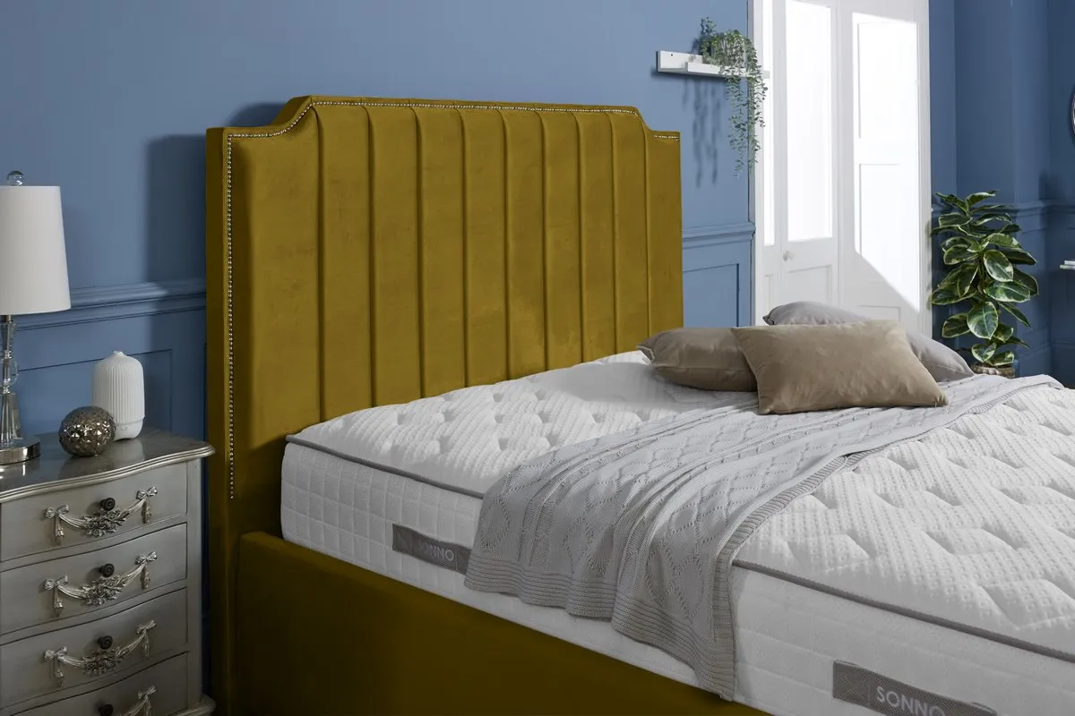 Washington Upholstered Bed